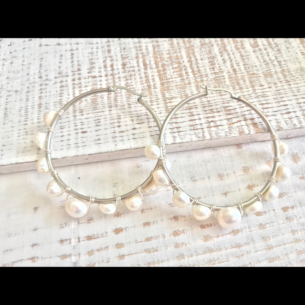Fresh water pearls hoops earrings